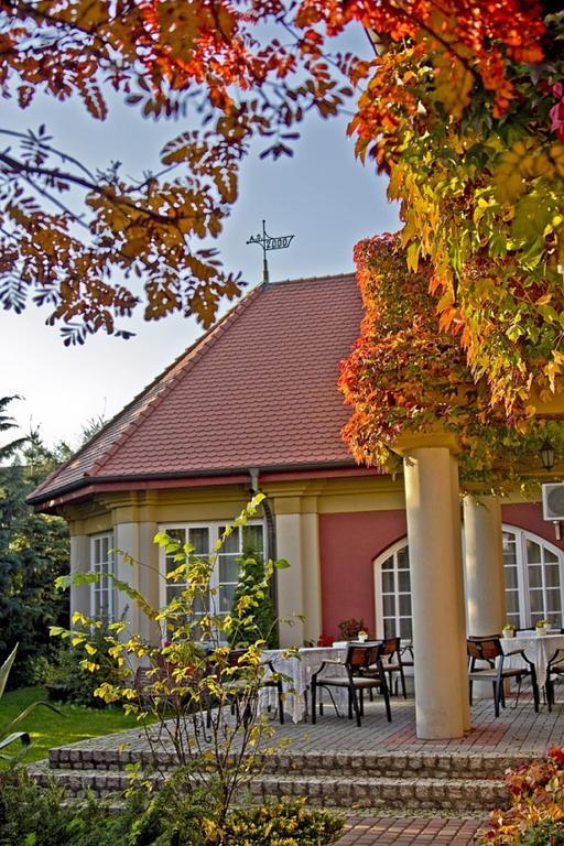 Pensjonat Zacisze Plewiska Luaran gambar